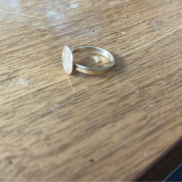 Me&Ro 10k Four Characters Ring size 6 - Picture 4 of 4